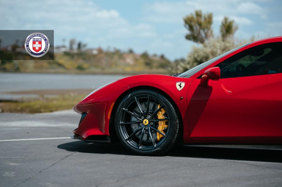 Детали экстерьера Ferrari 488 Pista on HRE Wheels (P104SC) 2019 года  (фото 3 из 8)